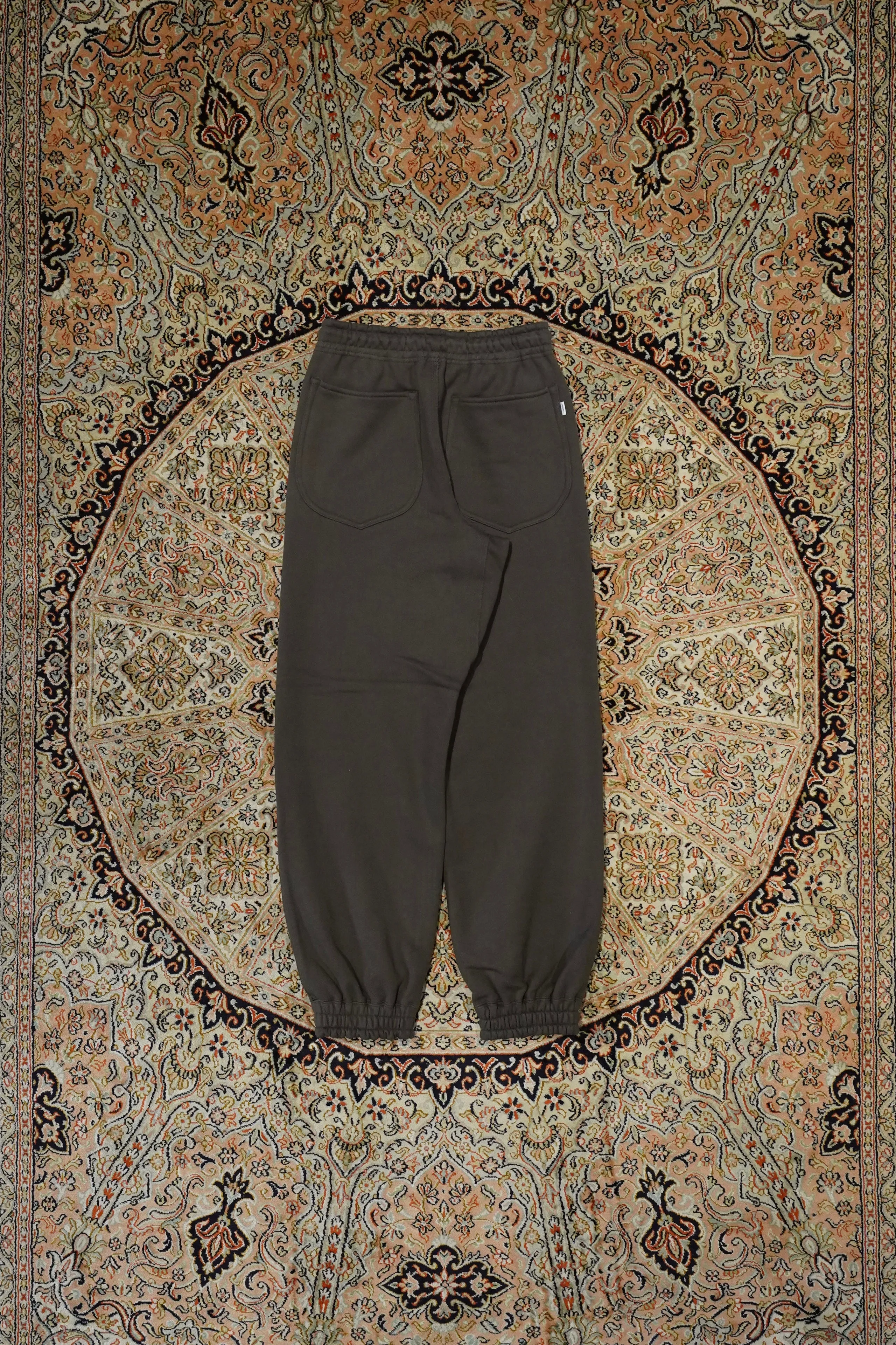 SUGARHILL RAW EDGE SWEAT PANTS (CHARCOAL BLACK)