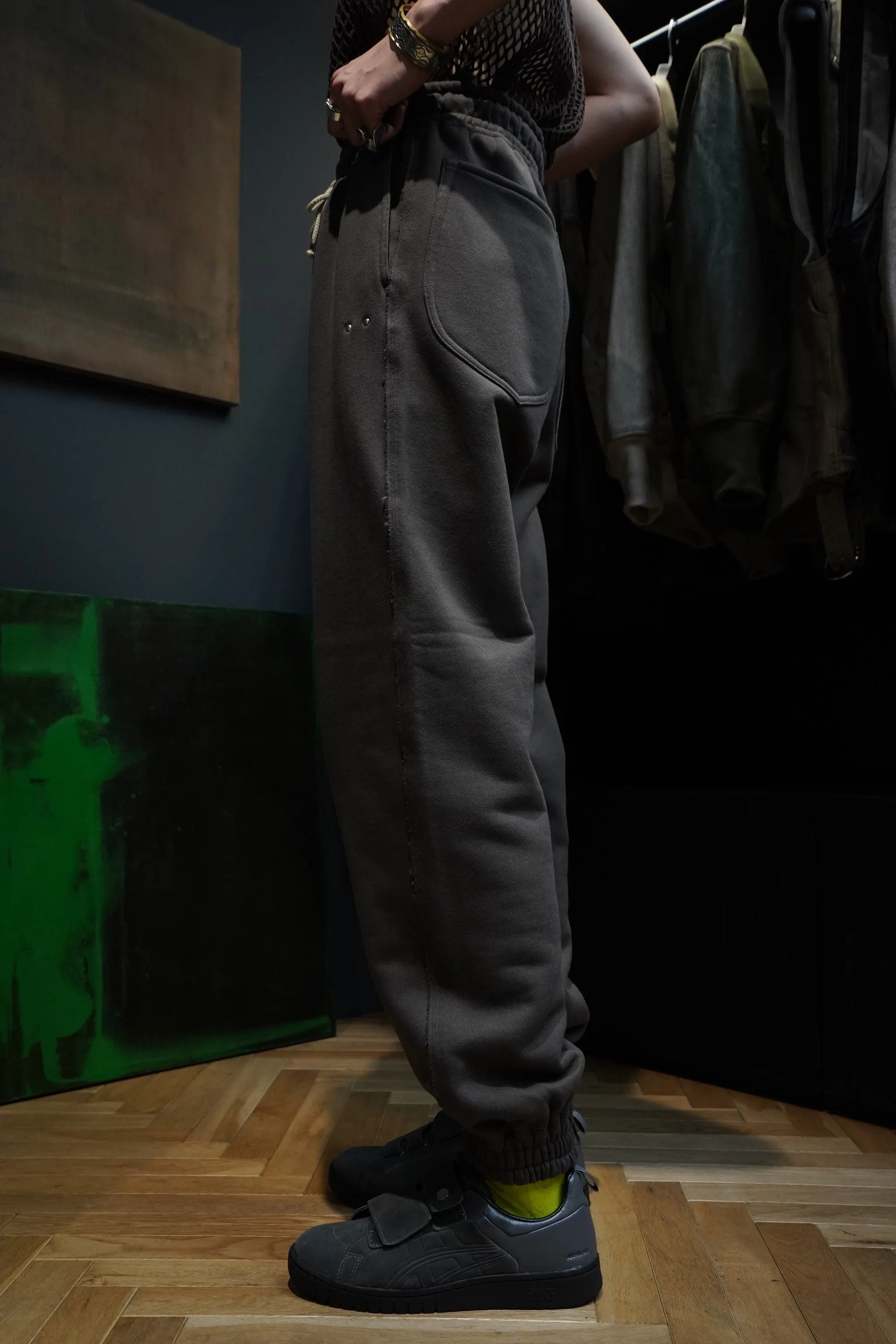 SUGARHILL RAW EDGE SWEAT PANTS (CHARCOAL BLACK)