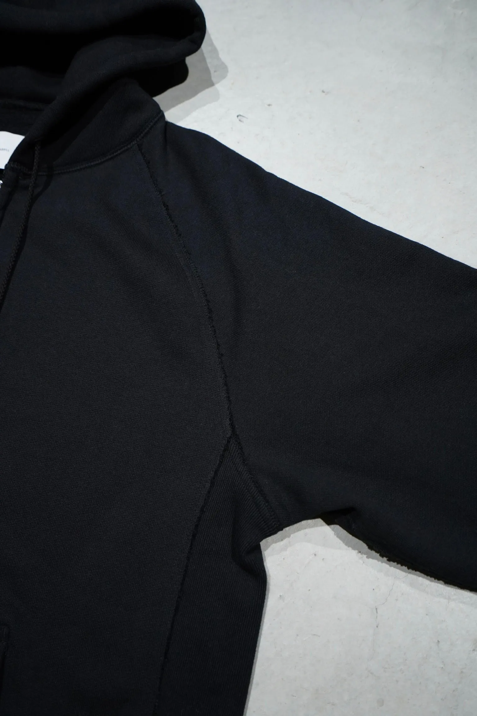 SUGARHILL ZIP-UP RAW EDGE HOODIE(BLACK)
